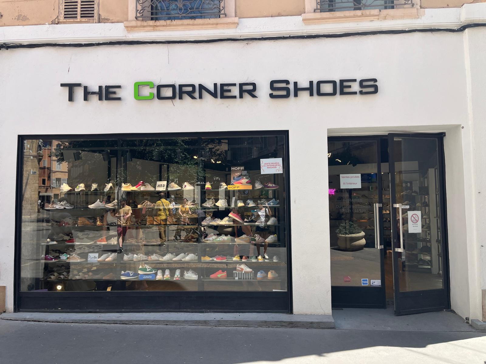 CORNER SHOES