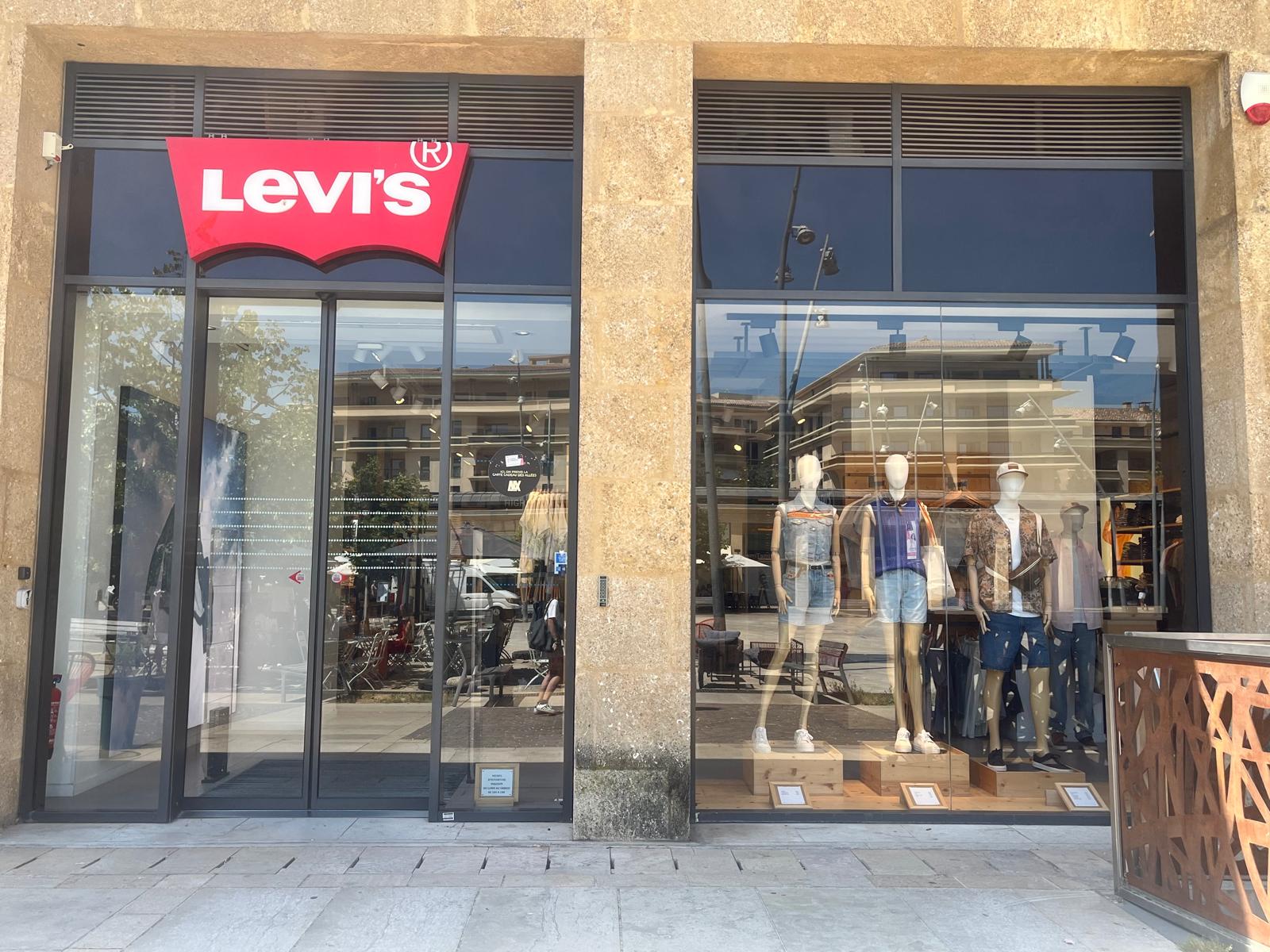 LEVIS