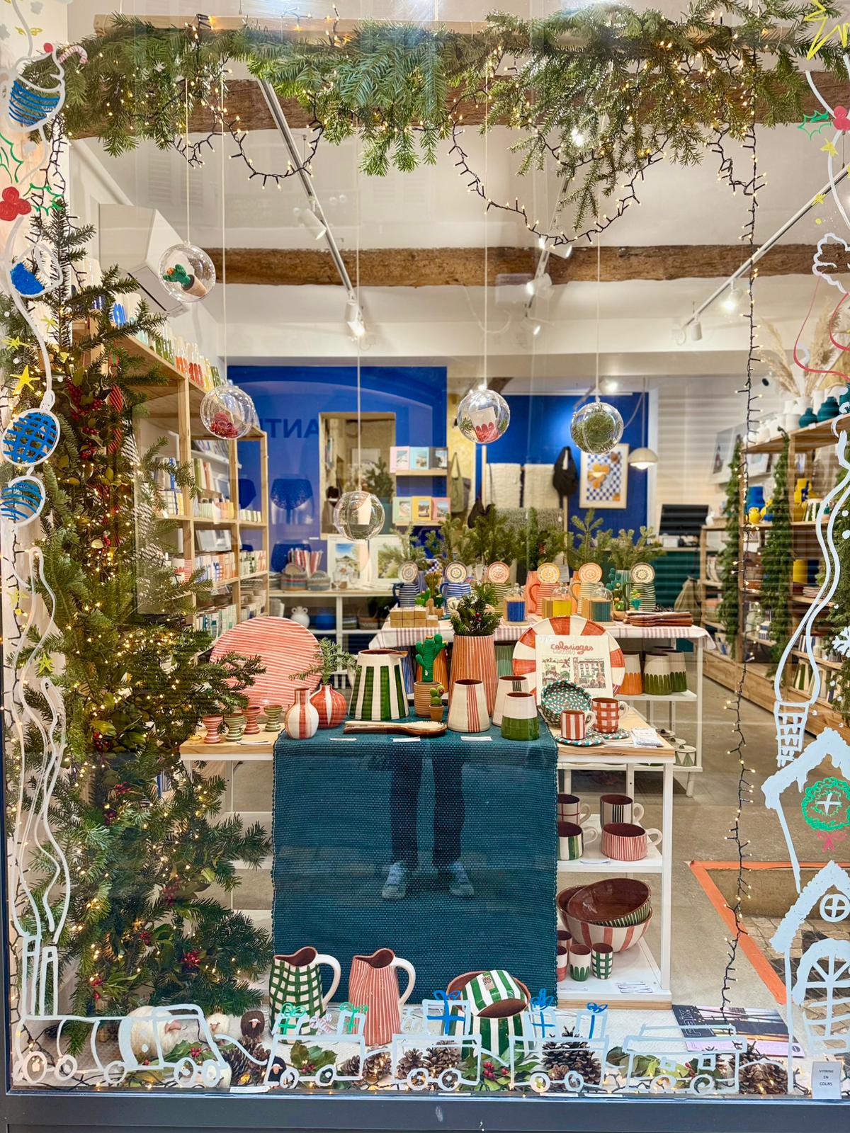 Vitrine — Azul Concept Store (photo 1)